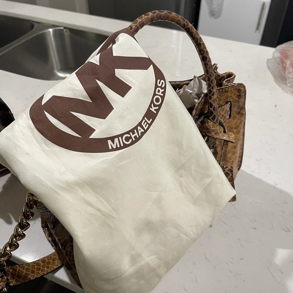 Michael Kors Hamilton python embossed bag - Picture 9 of 10